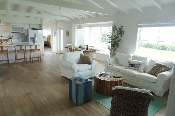Direct Ocean Front Charming Cottage
