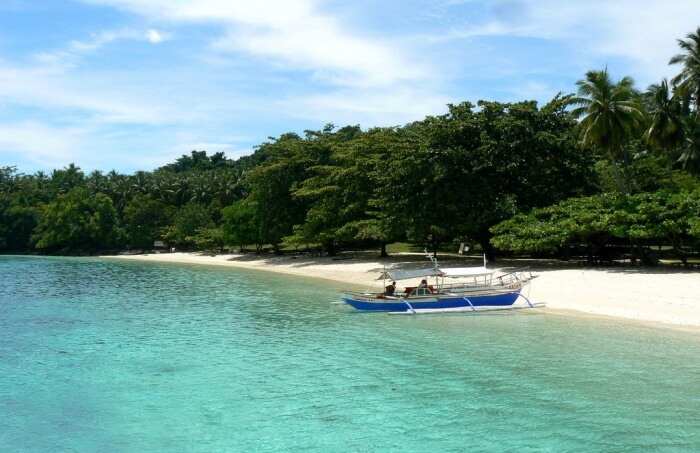 Get lost in the scenic beauty of Isla Reta