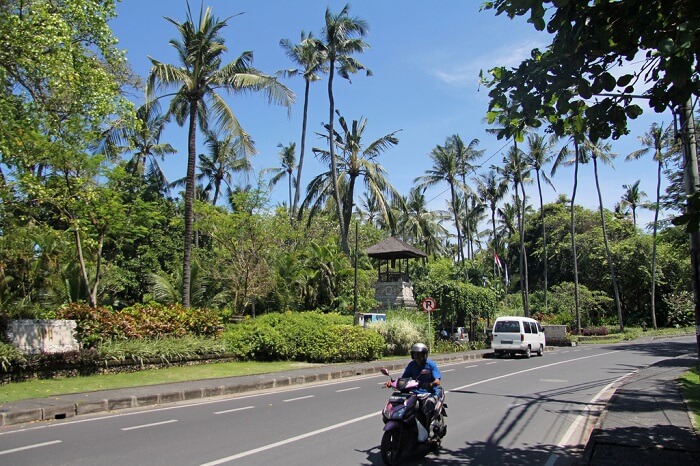Jalan Danau Tamblingan