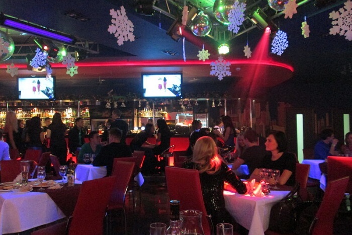 Nelly’s Bar