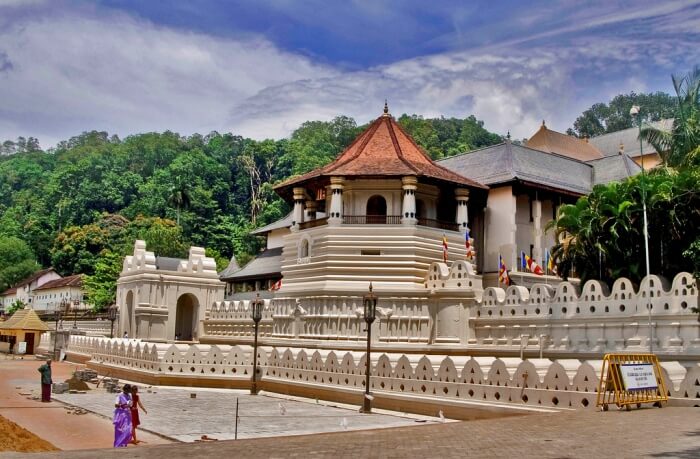 Temple-Of-The-Tooth