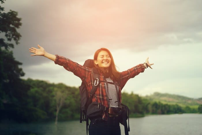 Solo girl traveler