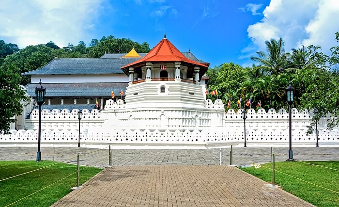 cover for places to visit in gampola