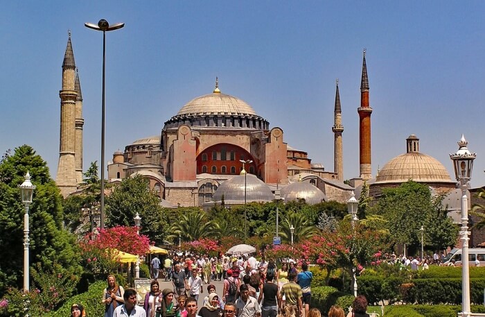 Avoid Eating Close To Touristic Places