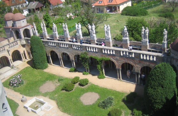 Bory Castle