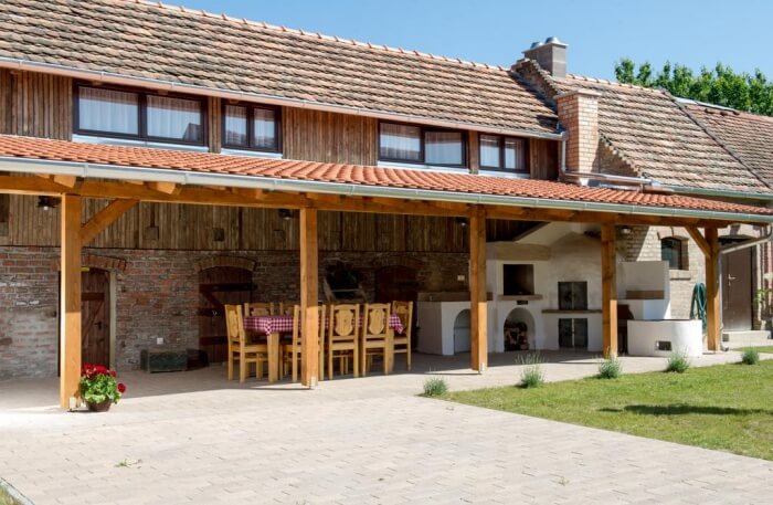 Egyke Guest House