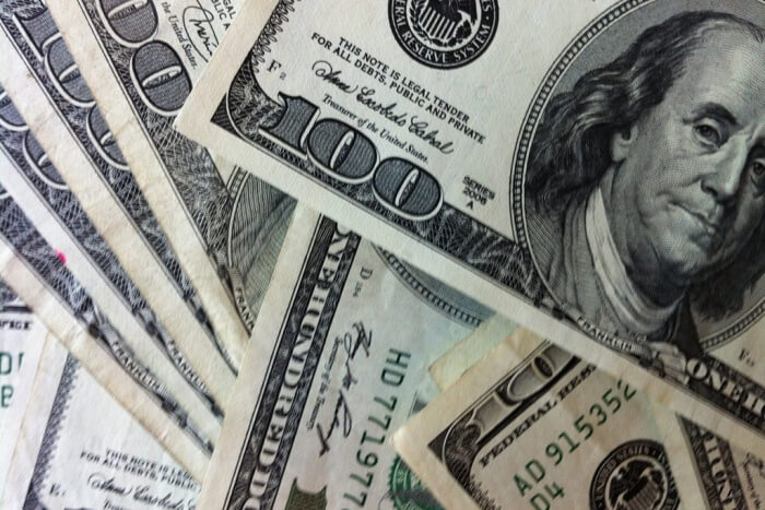 Exchange money at the exchange office