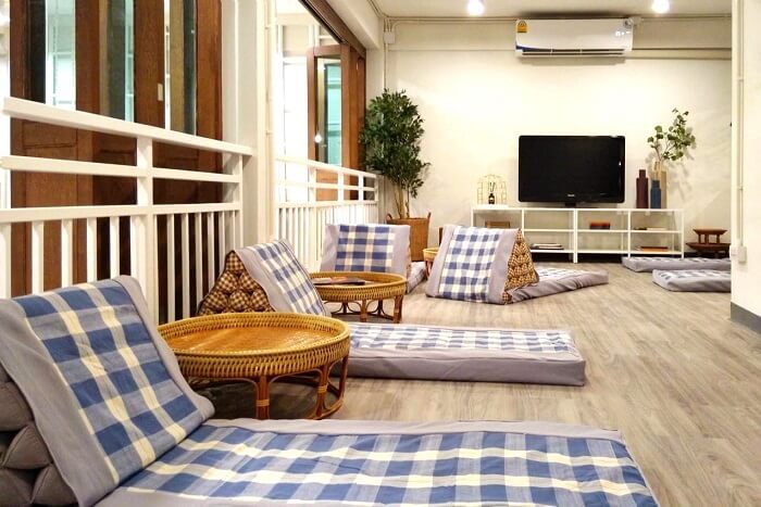 Fun Cafe and Hostel