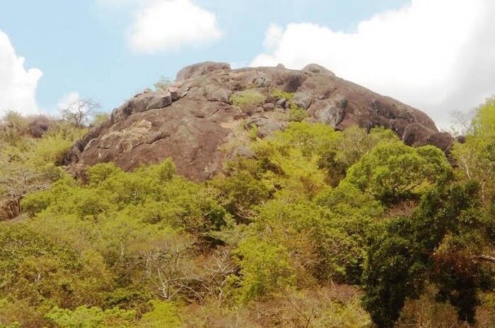 Iru Pothana Ruins