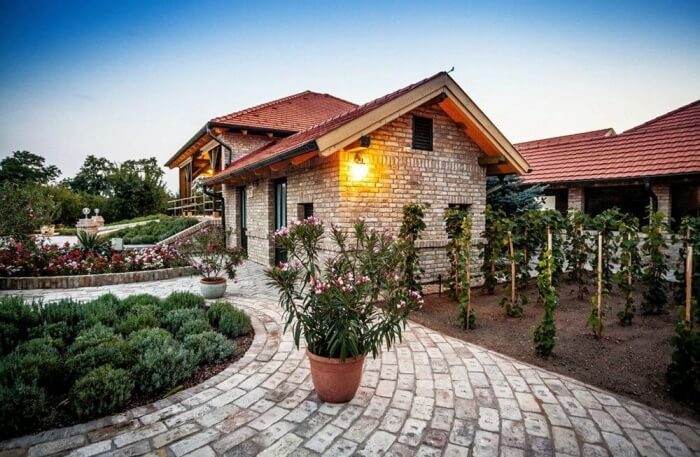 Kokeny es Fia Family Winery