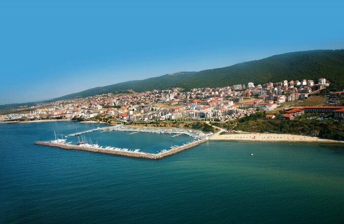 Marina Dinevi Beach