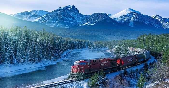 10 Fascinating Canada Train Journeys That You Must-Take!
