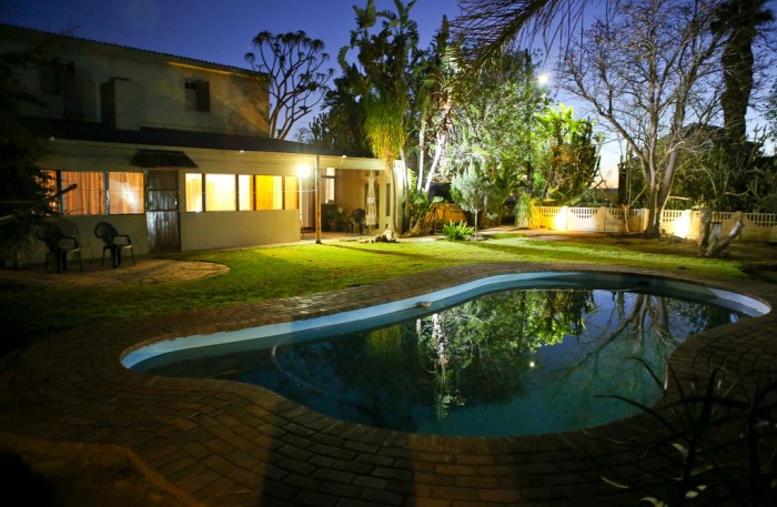 Oudtshoorn Homestay Accommodation in George