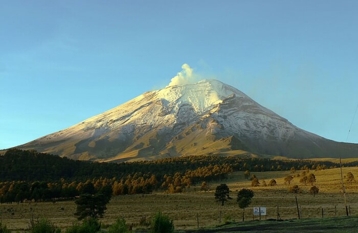 White snow mountain
