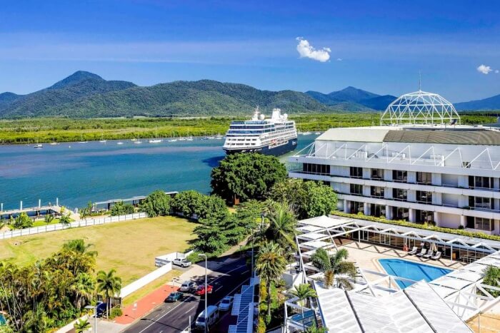Pullman Reef Hotel