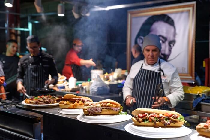 QUEENSLAND RESTAURANTS COVER