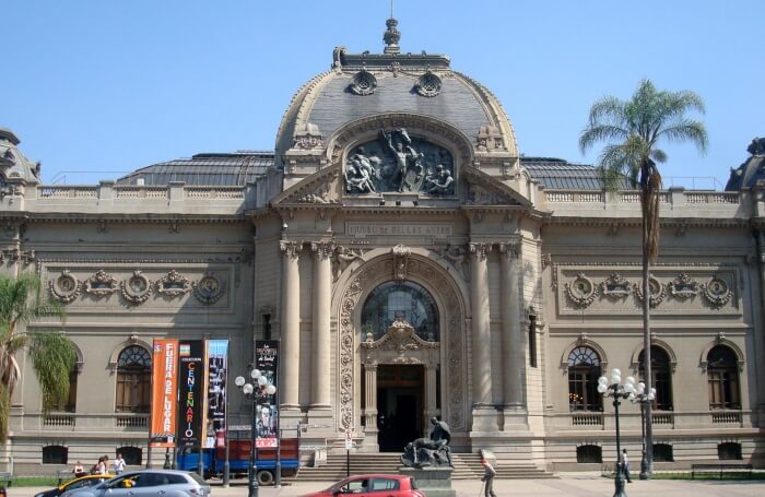 Visit Museo de Bellas Artes