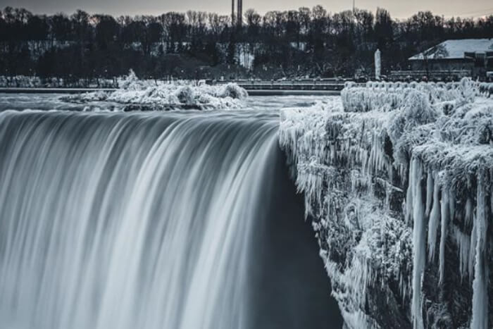 Insta pic of frozen Niagara