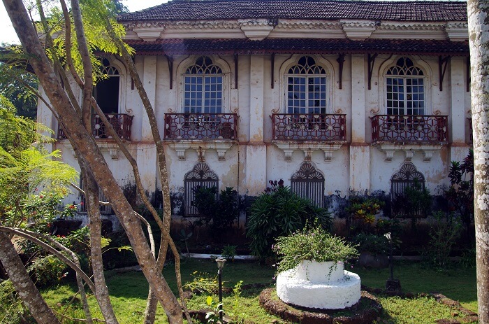 old villa in chandor