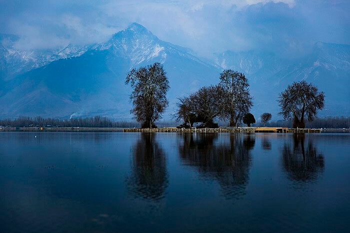 small island on dal lake