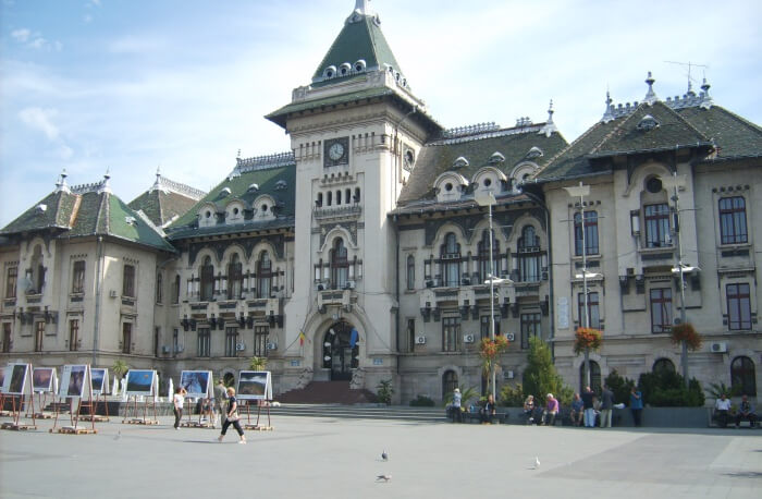 Go On Shopping At Prefecture Square Craiova